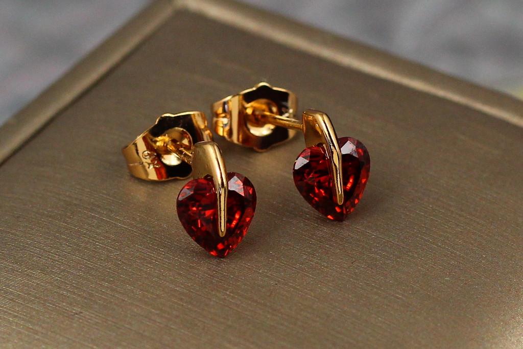 Серьги гвоздики Xuping Jewelry Красный фианит в форме сердечка 10 мм Золотистый