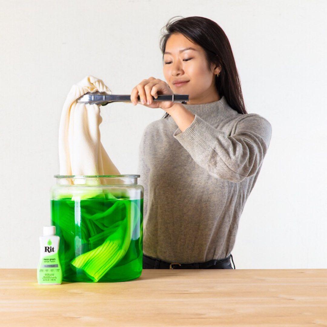 Барвник для одягу Rit Dye Neon Green (88210) - фото 7 Барвник для одягу Rit Dye Neon Green (88210) - фото 7