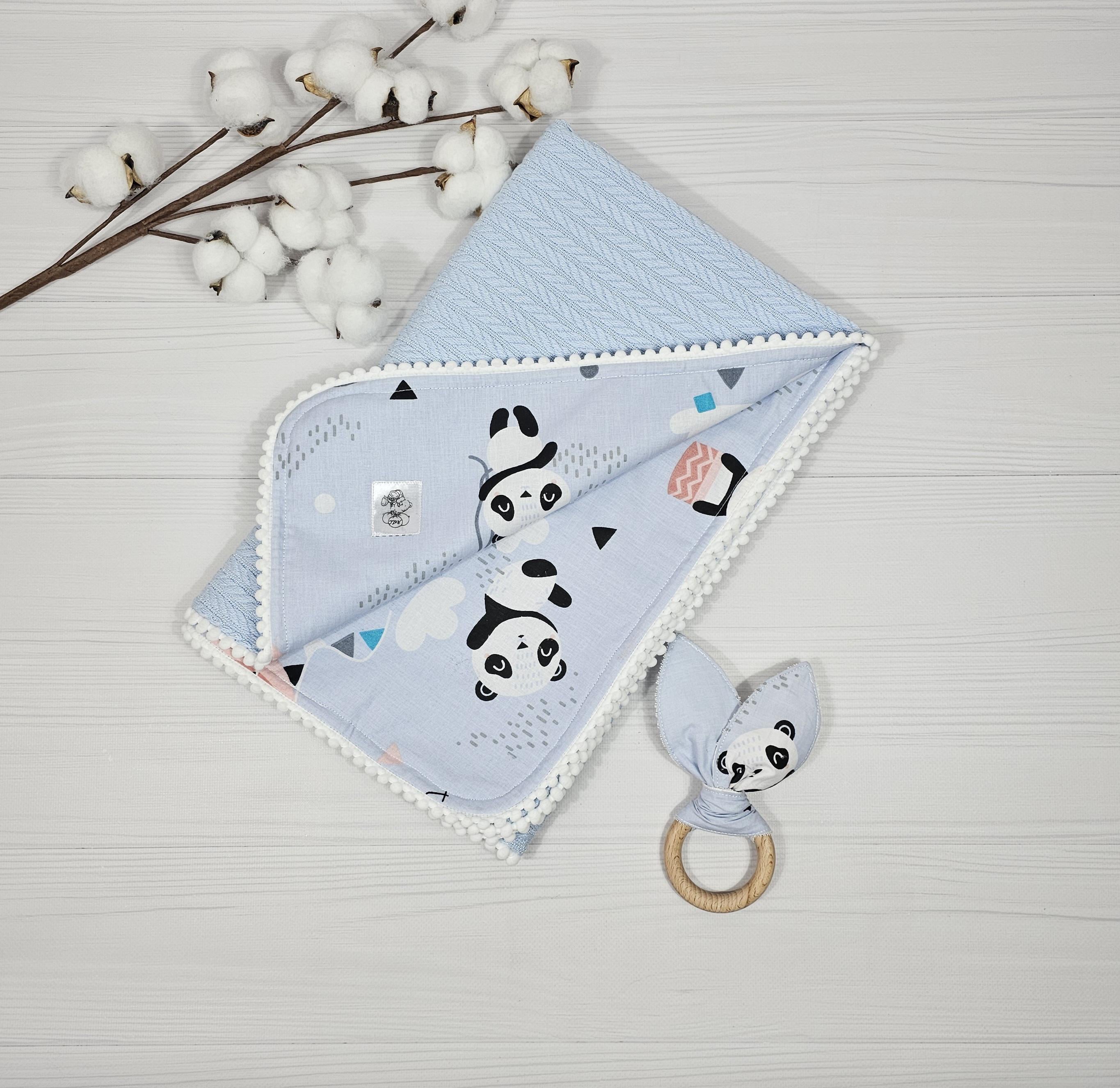 Набір для малюка A.L.Babybox Панда на кульках плед 80х100 см та гризунець блакитний (26236366)