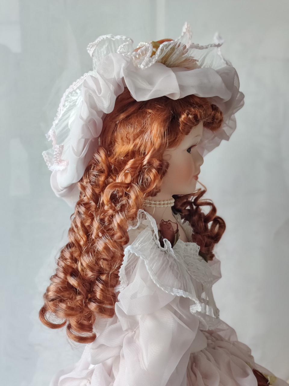 Лялька сувенірна Porcelain doll Ксенія 55 см (1303-01) - фото 6