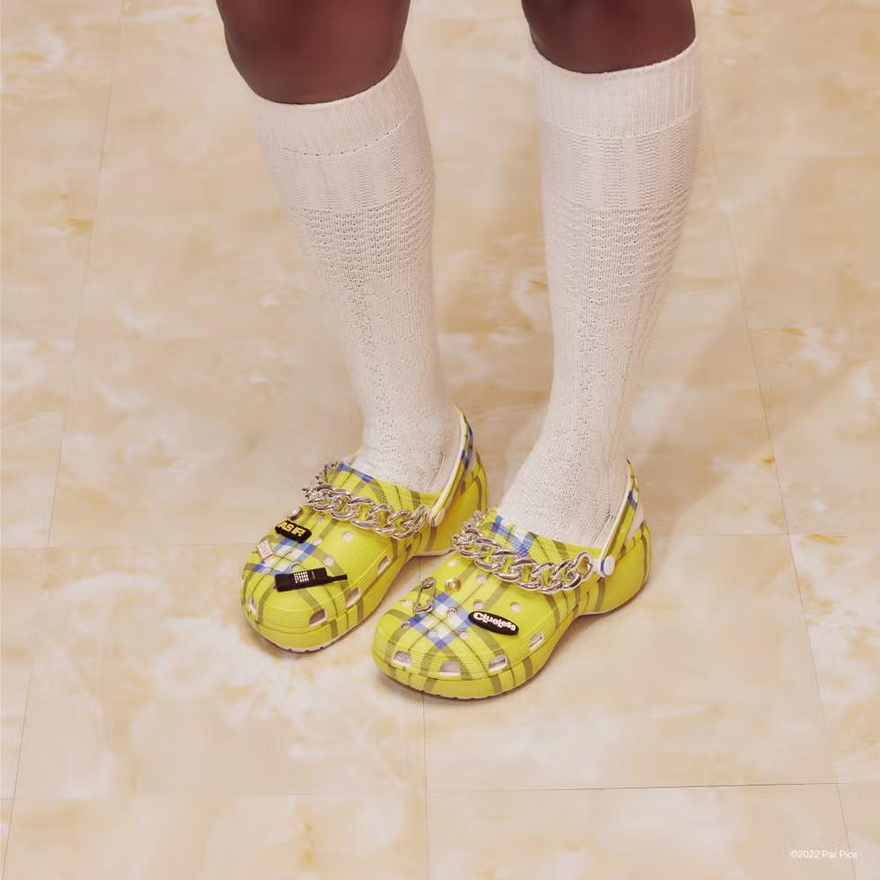 Сабо Crocs Clueless Exclusive р. 38-39 Yellow Plaid Perfection (26658280) - фото 11 Сабо Crocs Clueless Exclusive р. 38-39 Yellow Plaid Perfection (26658280) - фото 11