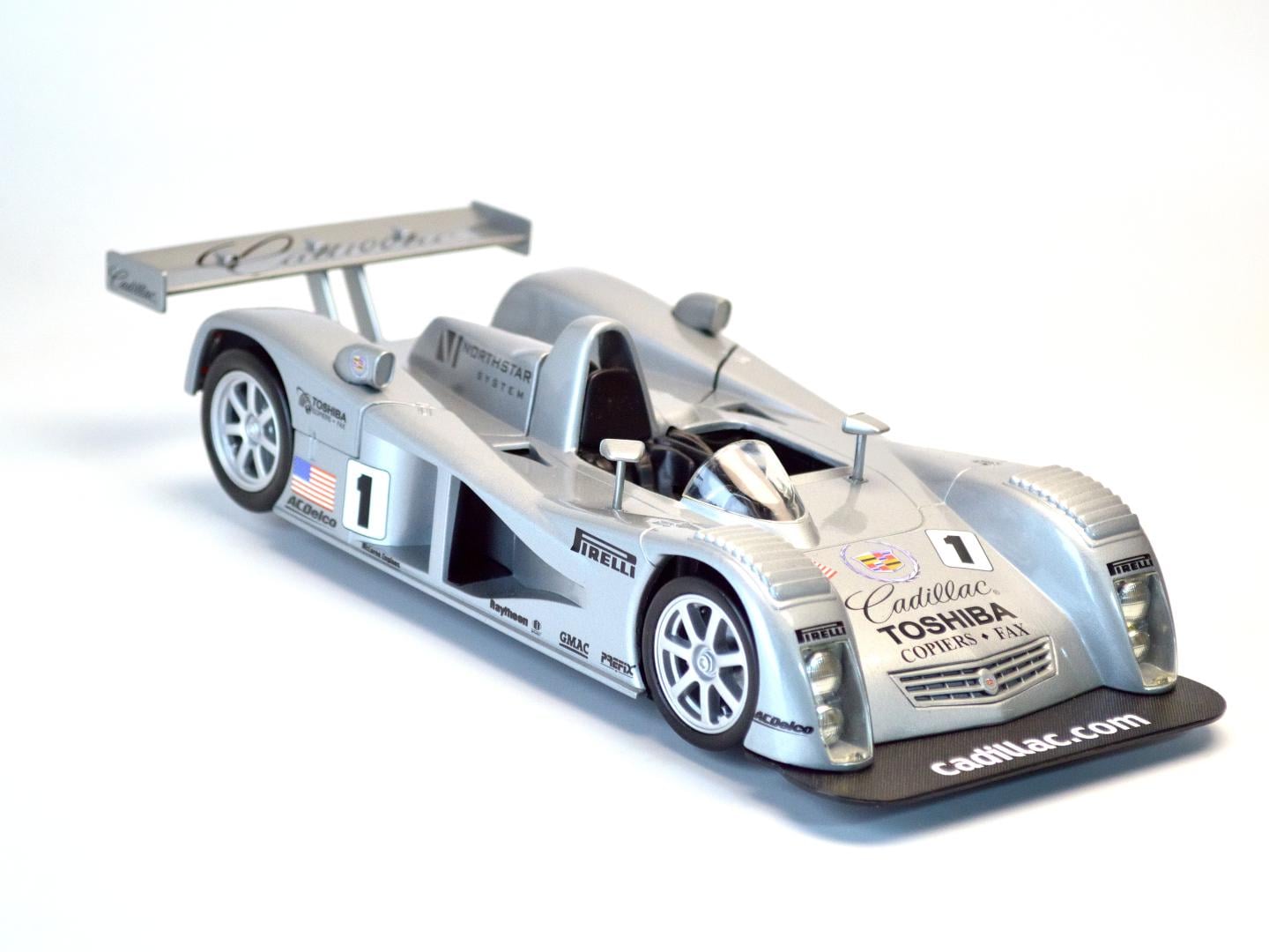 Модель автомобиля Hot Wheels Cadillac LMP 1:18 Серебристый (123) Модель автомобиля Hot Wheels Cadillac LMP 1:18 Серебристый (123)