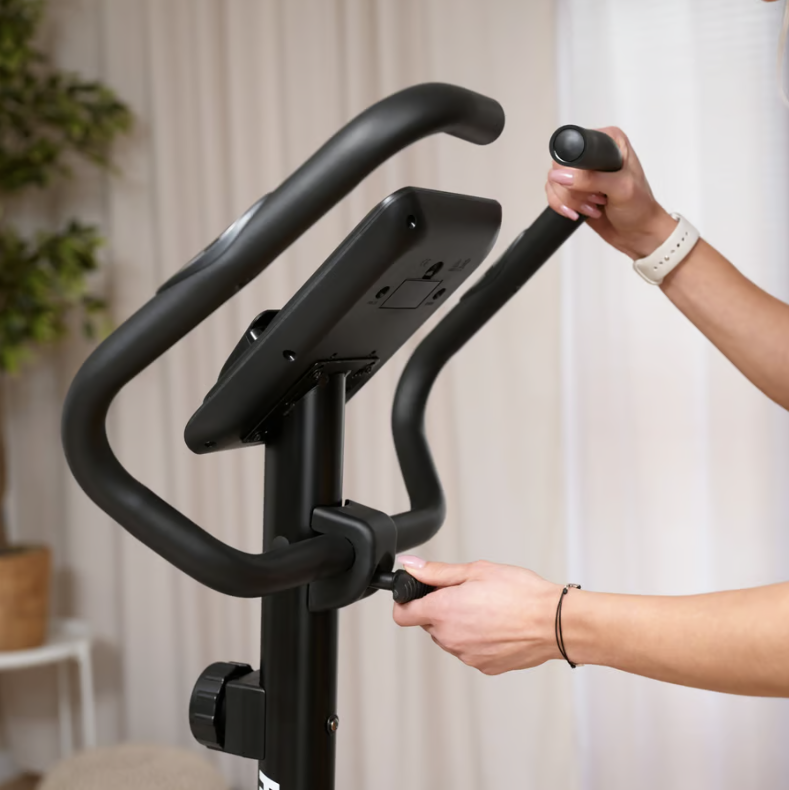 Велотренажер Hop-Sport HS-4000H Grant Чорно-золотистий (4689) - фото 7 Велотренажер Hop-Sport HS-4000H Grant Чорно-золотистий (4689) - фото 7