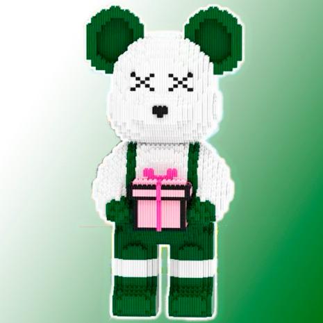 Конструктор Magic Blocks Bearbrick Мишка с подарком 3089 деталь 43 см Зеленый - фото 4