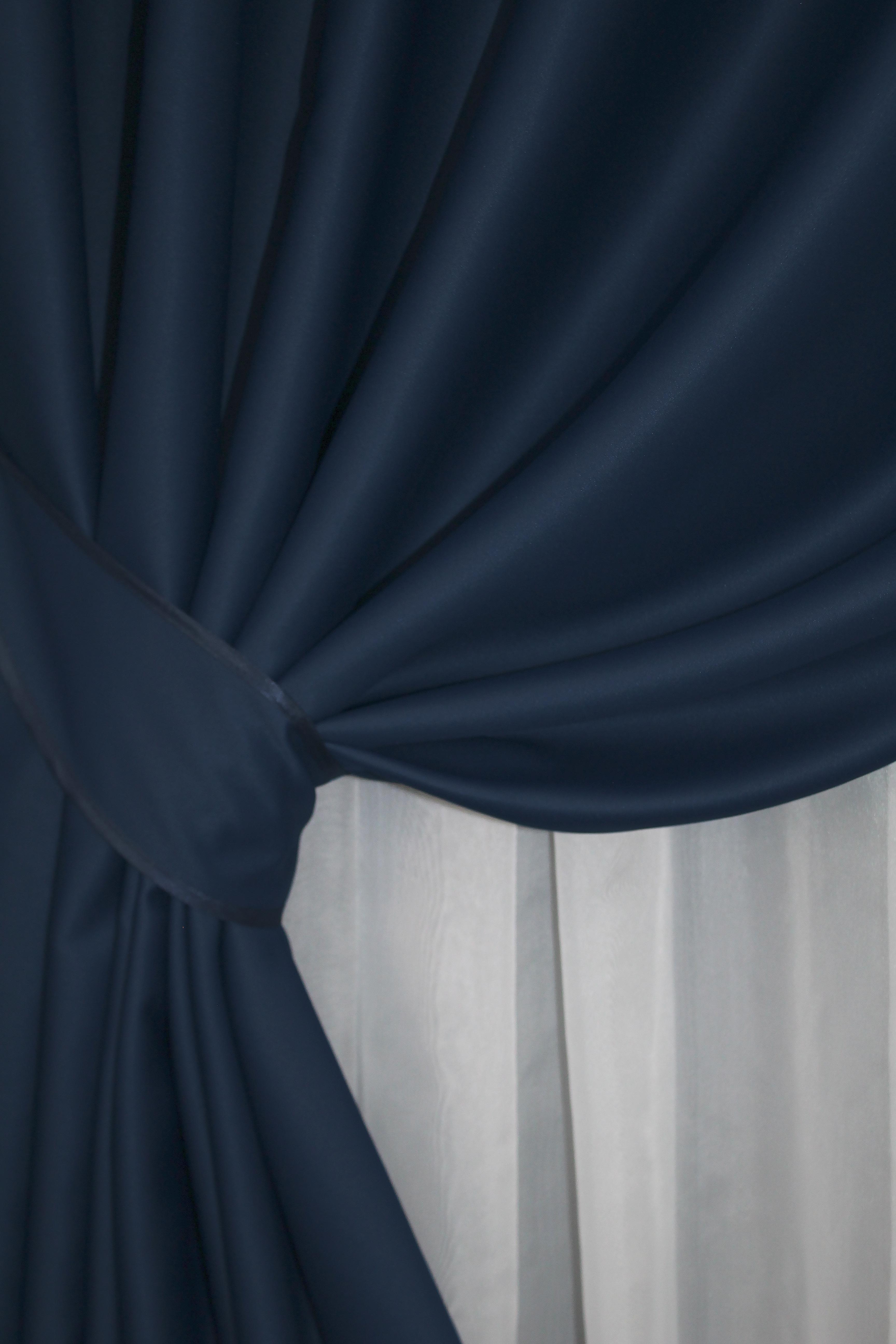 Комплект штор на люверсах VR-Textil Midnight № 1164ш 150х250 см 2 шт. Темно-синій (37-0011) - фото 4 Комплект штор на люверсах VR-Textil Midnight № 1164ш 150х250 см 2 шт. Темно-синій (37-0011) - фото 4