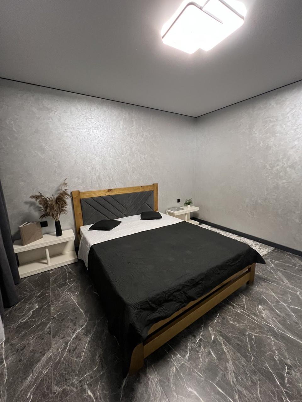 Кровать деревянная с мягким изголовьем 160x200 см Орех (2936135179)