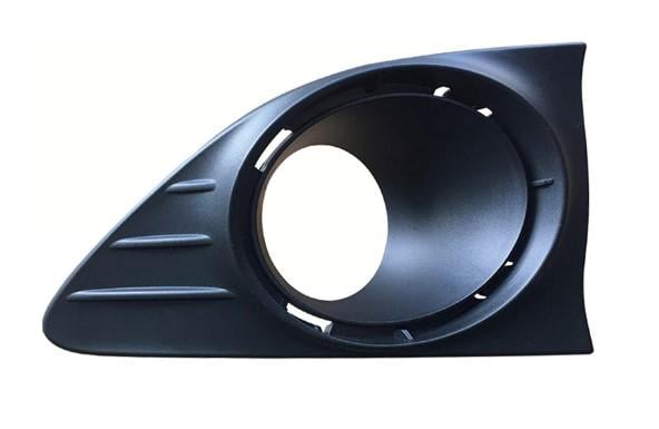 Решітка бампера AVTM Renault Logan/Sandero 13-17 права c з отвором для протитуманок 5631 922)