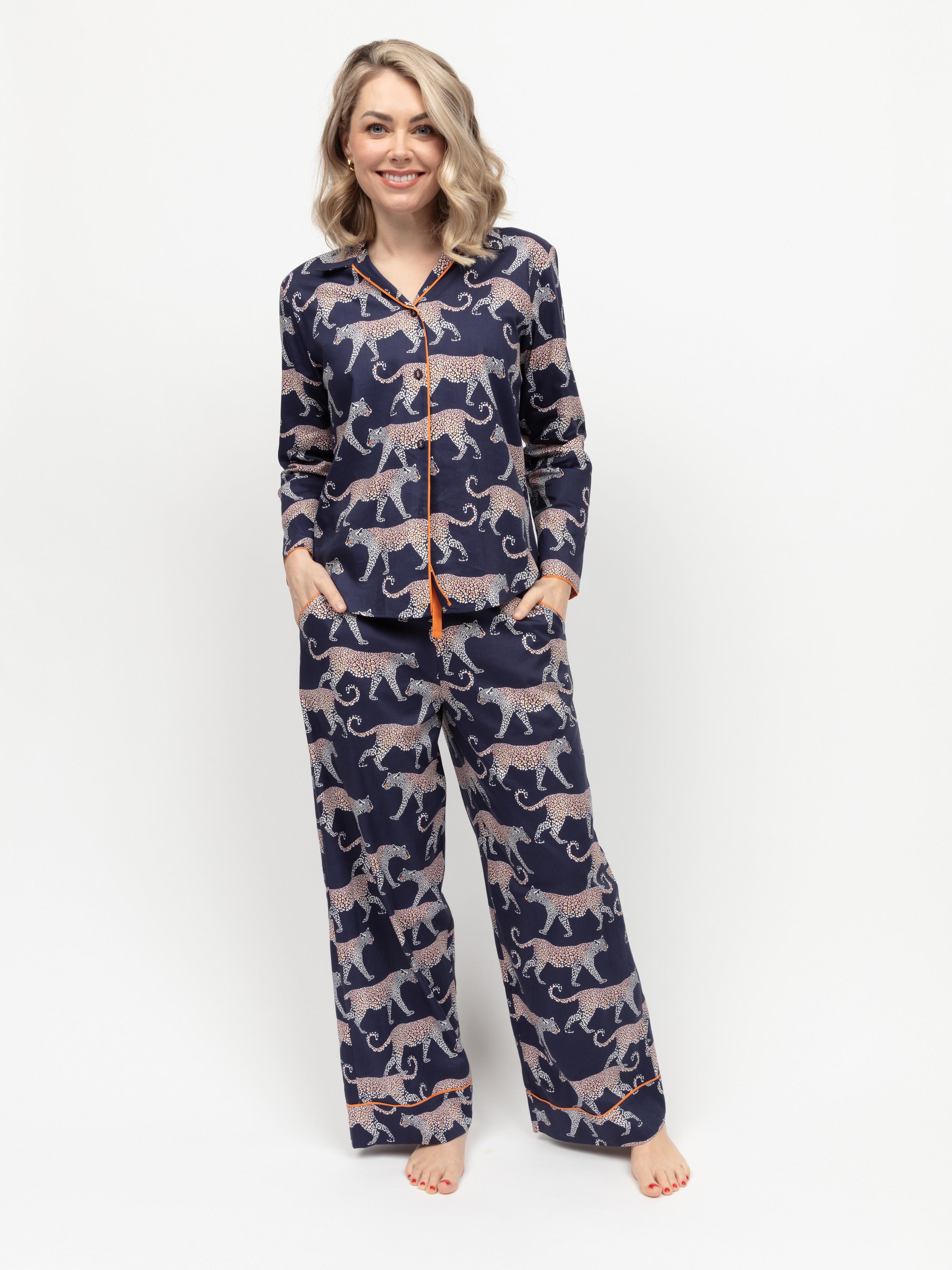 Пижама женская CYBERJAMMIES Taylor 0362-0363 20/3XL Синий с леопардовым принтом (5051877516441) Пижама женская CYBERJAMMIES Taylor 0362-0363 20/3XL Синий с леопардовым принтом (5051877516441)