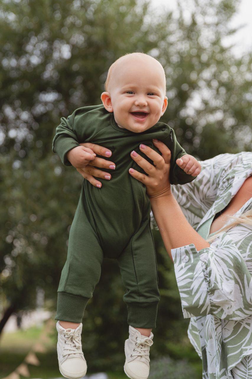 Ромпер детский из двунитки на молнии 92 см Хаки (2685775291) - фото 2 Ромпер детский из двунитки на молнии 92 см Хаки (2685775291) - фото 2