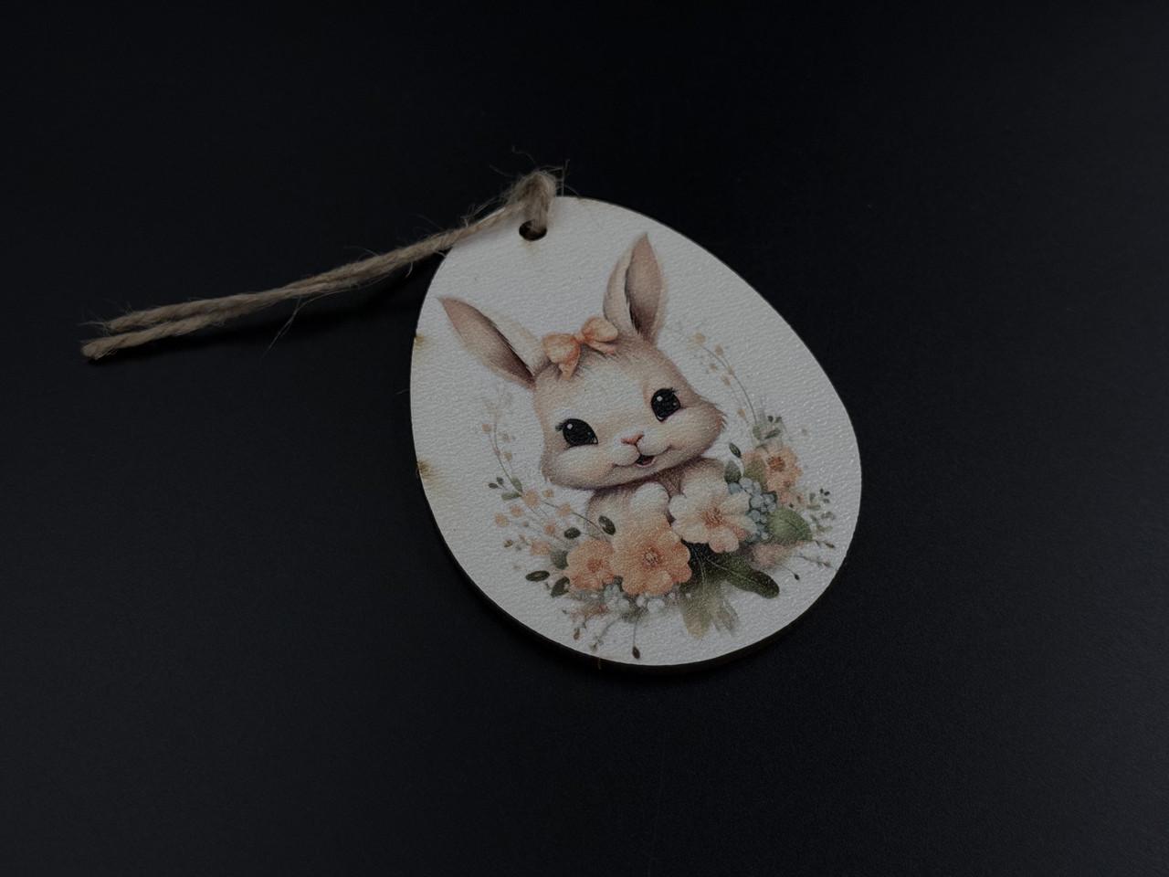 Заготовка-подвеска для рукоделия Пасхальное яйцо с принтом зайчик под декупаж и роспись 8х6 см Разноцветный (XV-013) - фото 4