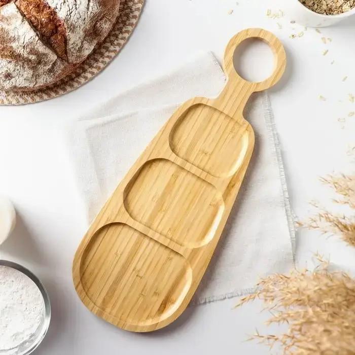 Менажница деревянная фигурная 3 секции с пропиткой ясеневая 35х17 см (ман-39) Менажница деревянная фигурная 3 секции с пропиткой ясеневая 35х17 см (ман-39)