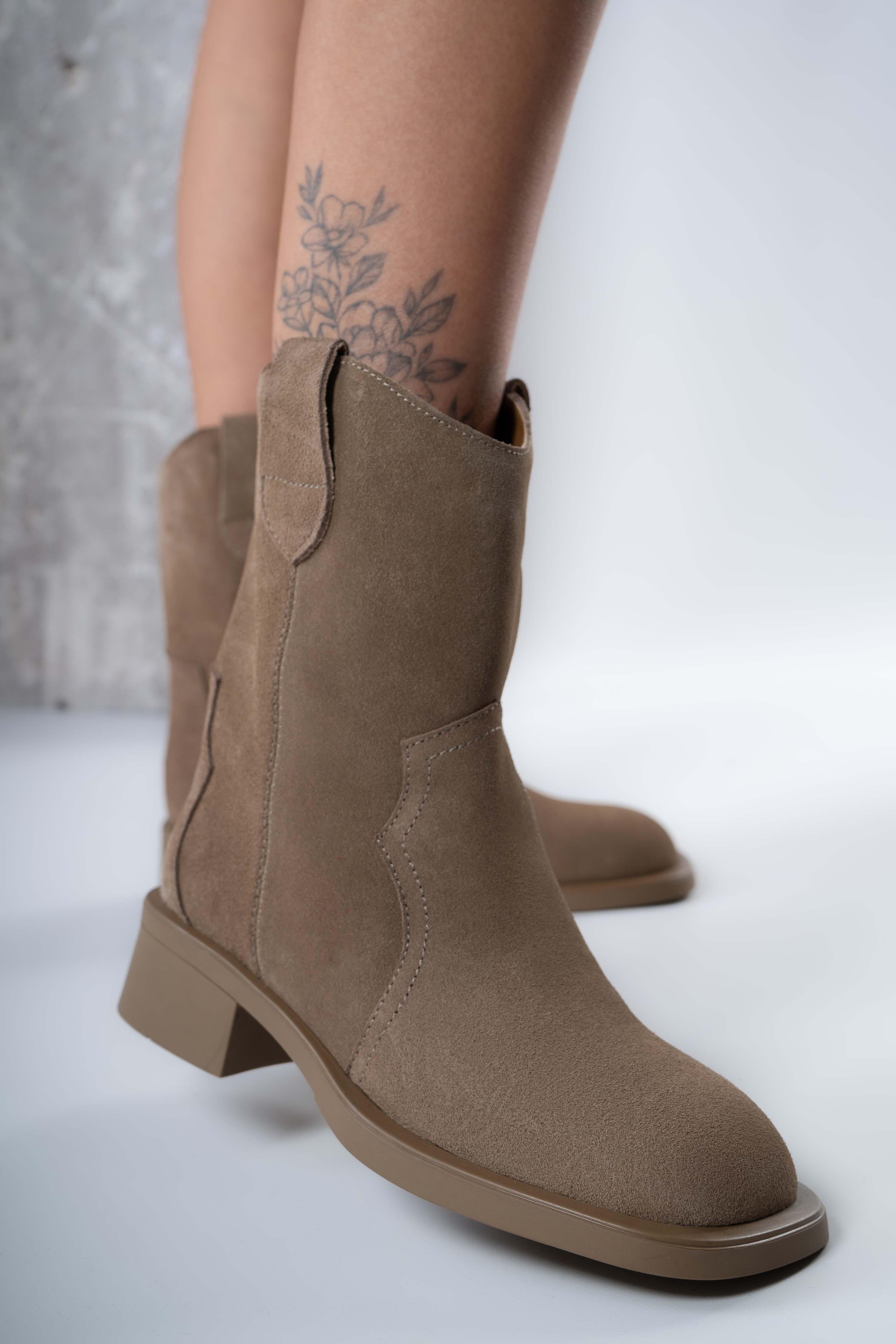 Ботинки женские Where Uwear натуральная замша р. 41 Бежевый (346784_41)