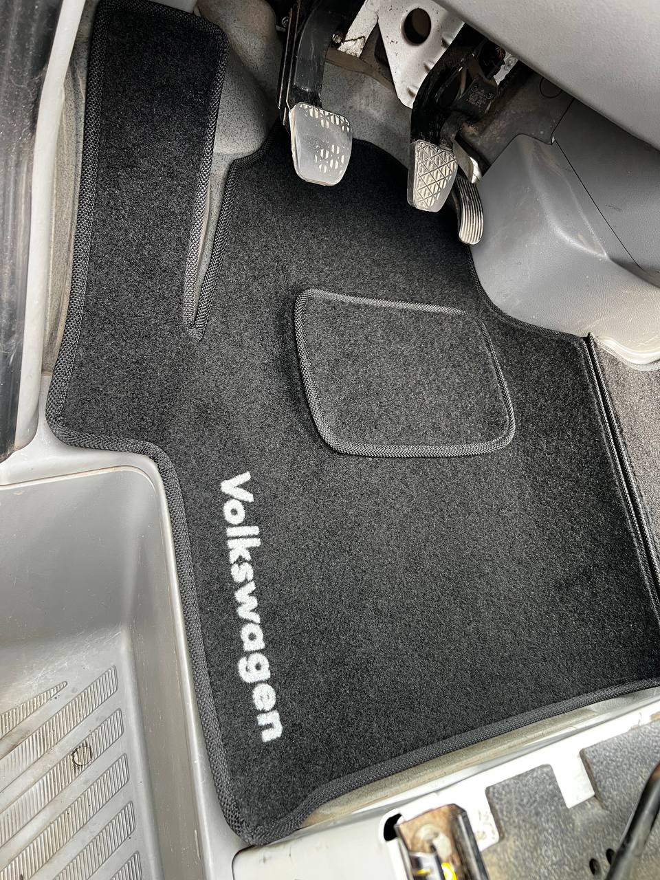 Килимки в салон ворсові для Volkswagen Crafter 2006-2016 5 шт. Чорний (27327325)