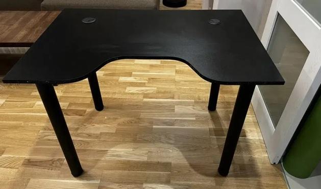 Геймерский стол X13 с полкой под системный блок 120 см Черный (ГСXG13) Геймерский стол X13 с полкой под системный блок 120 см Черный (ГСXG13)