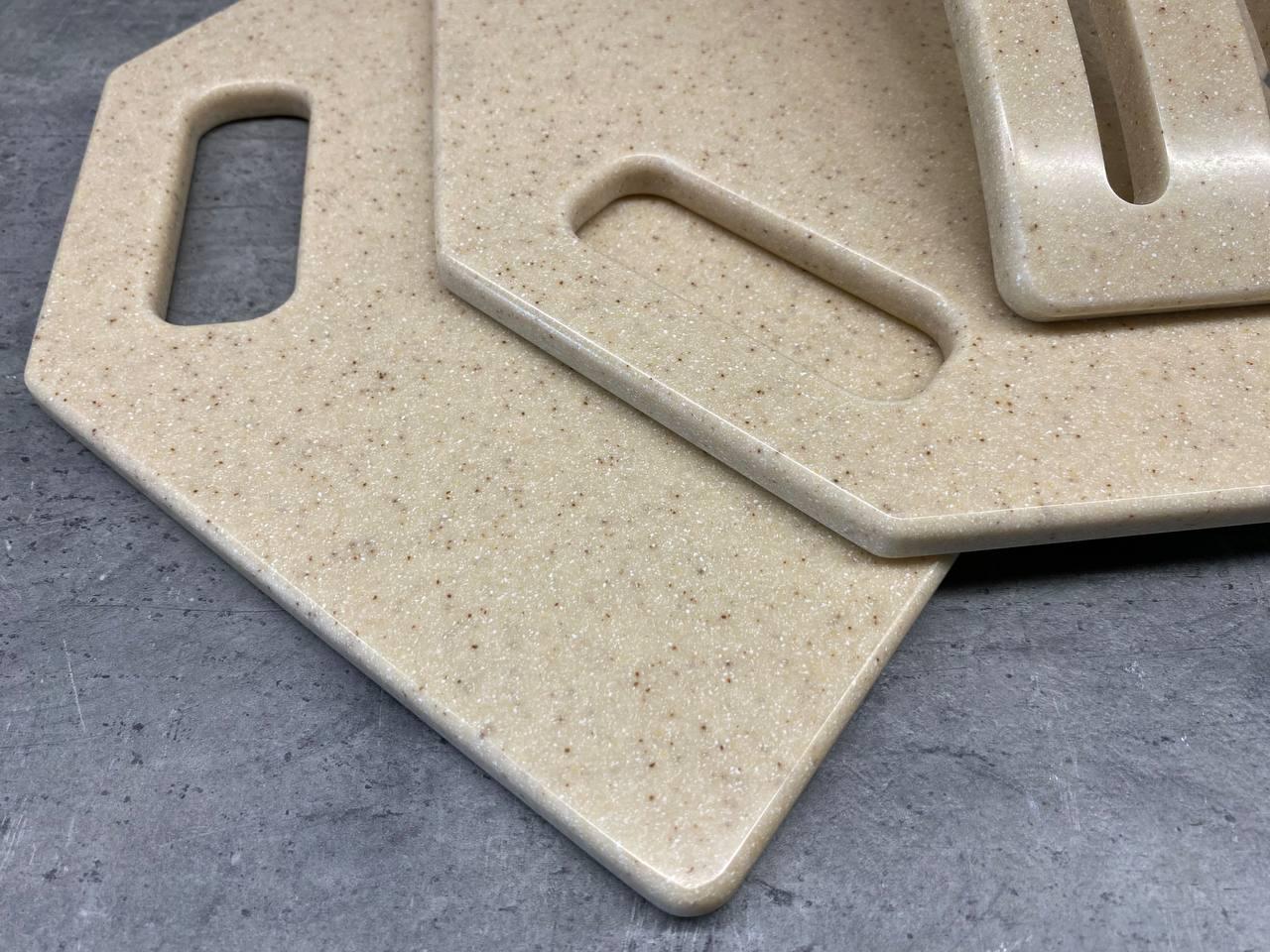 Набір дощок кухонних Gold Brown із штучного каменю на підставці 2 шт. (233) - фото 3 Набір дощок кухонних Gold Brown із штучного каменю на підставці 2 шт. (233) - фото 3