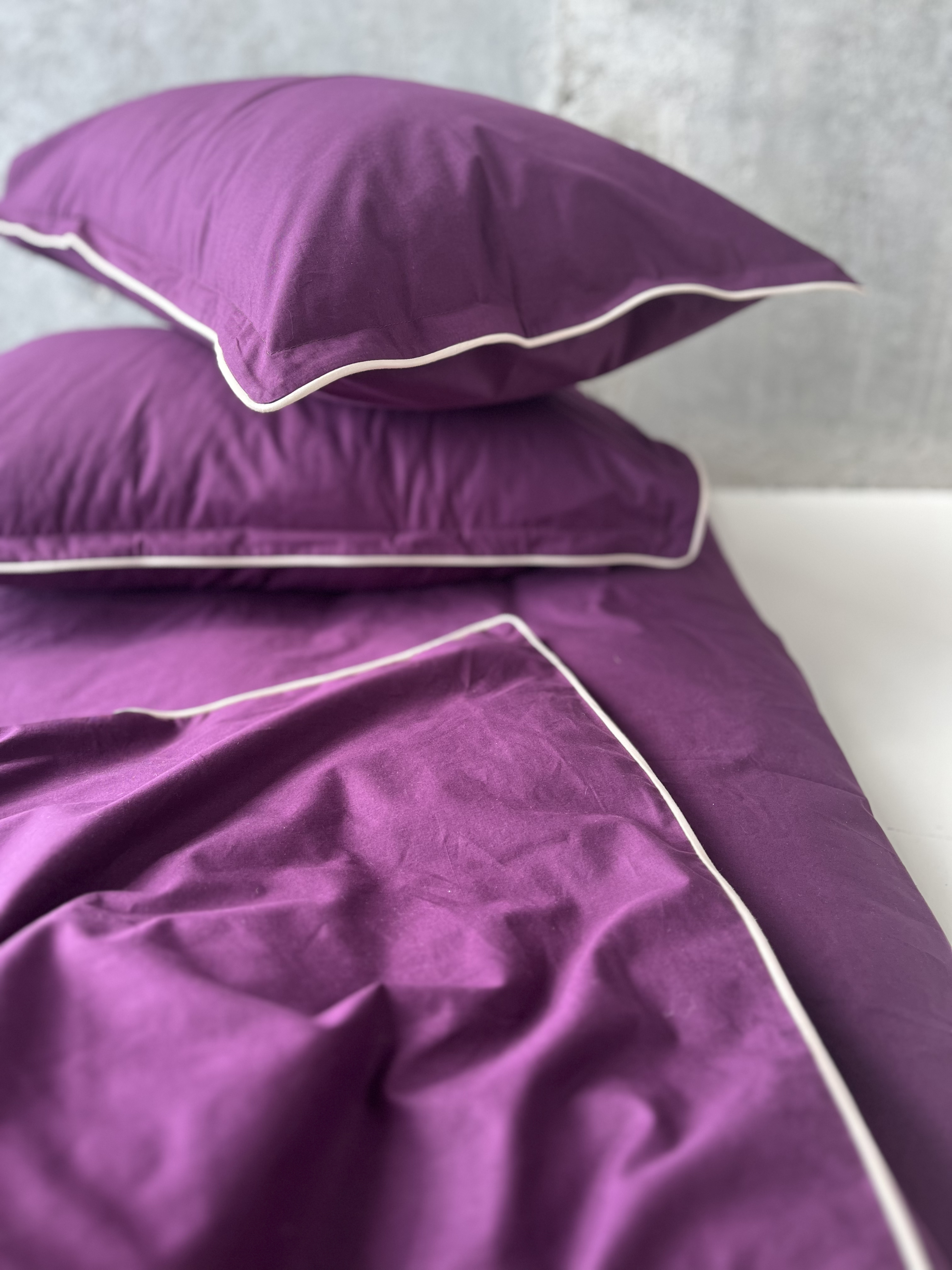 Комплект постельного белья White Dream полуторный 155х215 см вареный хлопок Сливовый (2010/1) - фото 1 Комплект постельного белья White Dream полуторный 155х215 см вареный хлопок Сливовый (2010/1) - фото 1