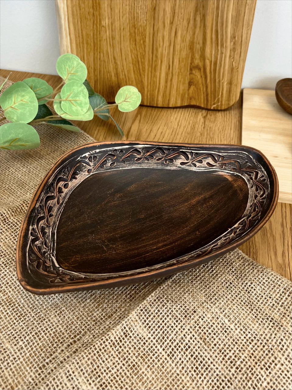 Блюдо овальное керамическое глиняное резное ангоб 1 л (3001-24)