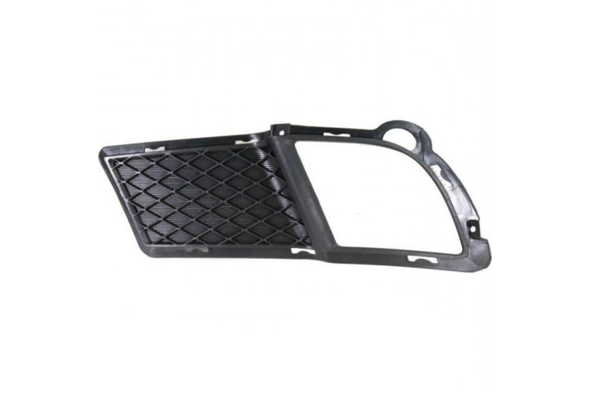 Решетка бампера AVTM Kia Cerato 09-11 правая с отверстиями для противотуманок (4005 914)