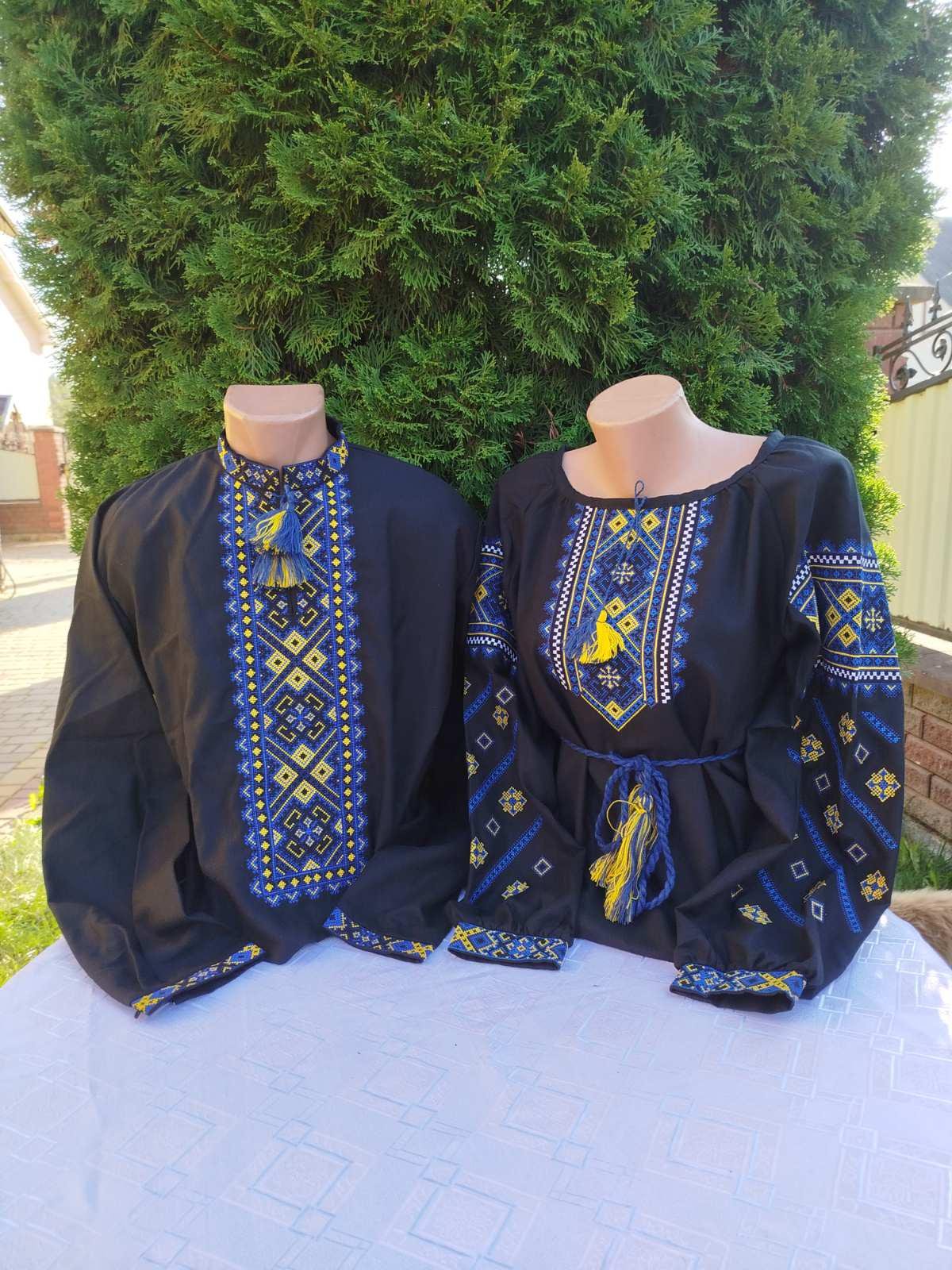 Вишиті сорочки для пари з синьо-жовтим квітковим орнаментом на натуральному домотканому полотні р. 46 Чорний (1898223346)