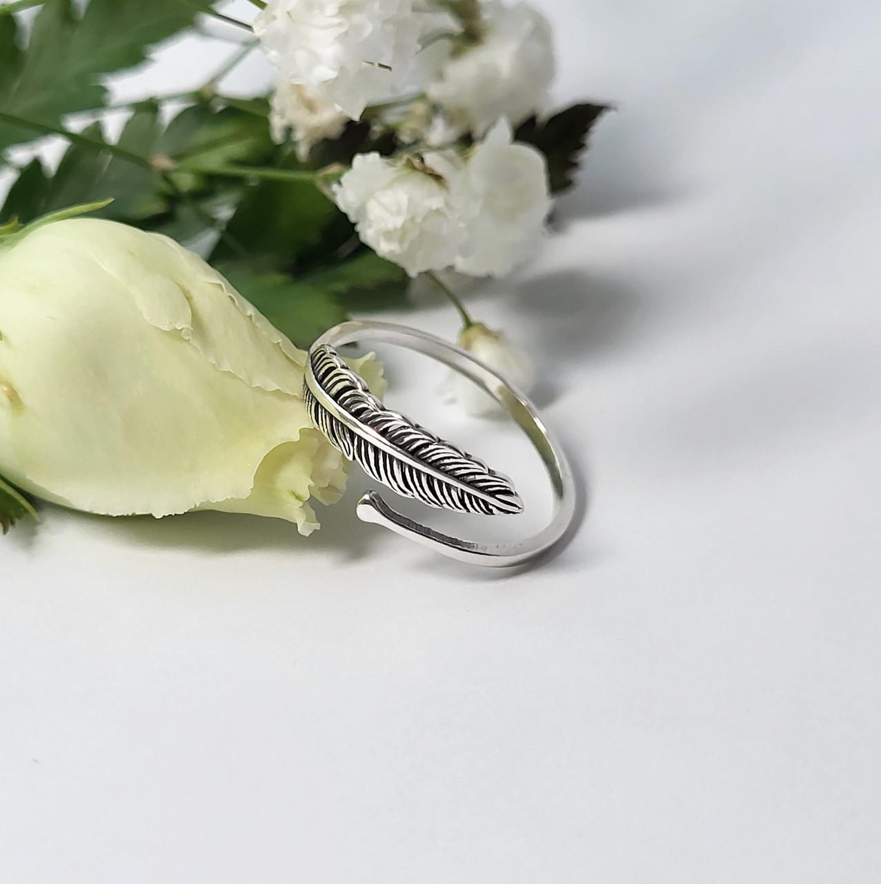 Кольцо серебряное женское Перо без камней р. 16-17 925 пробы 0,94 г (81744)