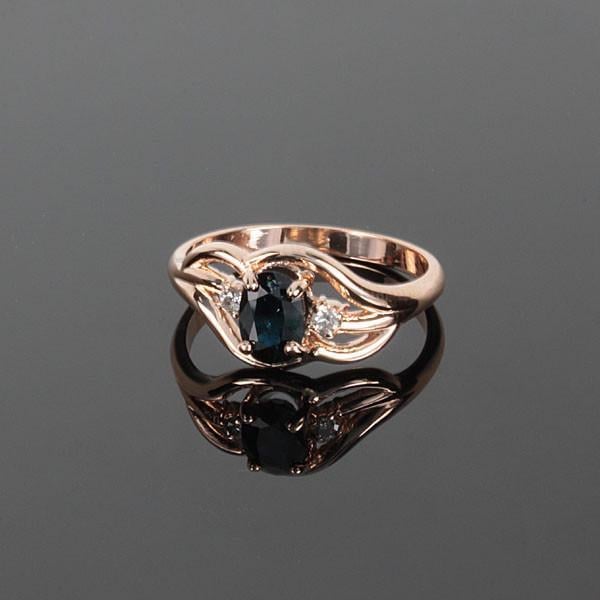 Кільце з червоного золота з сапфіром і діамантами (2248172732)