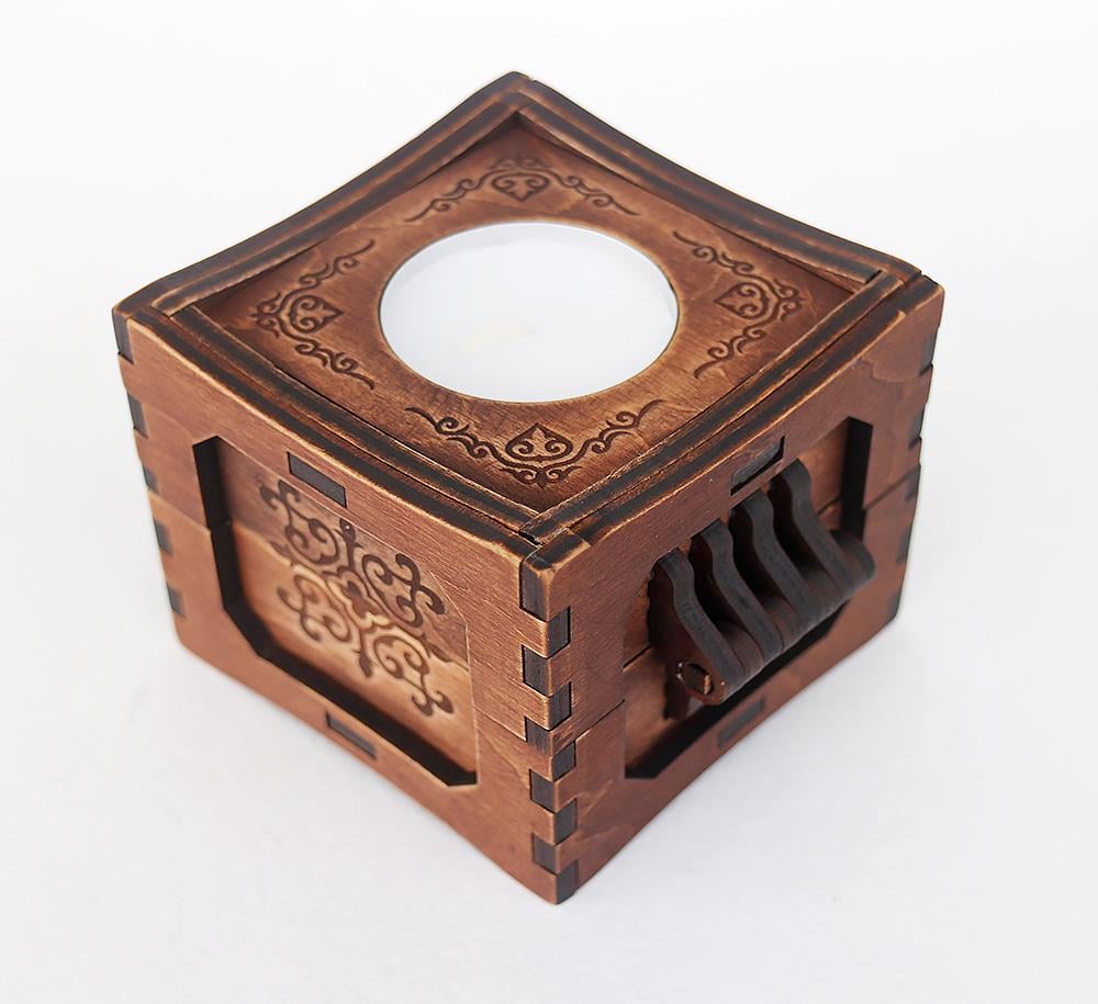 Підсвічник Гранд Презент 82 7,5х7,5 см Горіховий (23314) - фото 1 Підсвічник Гранд Презент 82 7,5х7,5 см Горіховий (23314) - фото 1