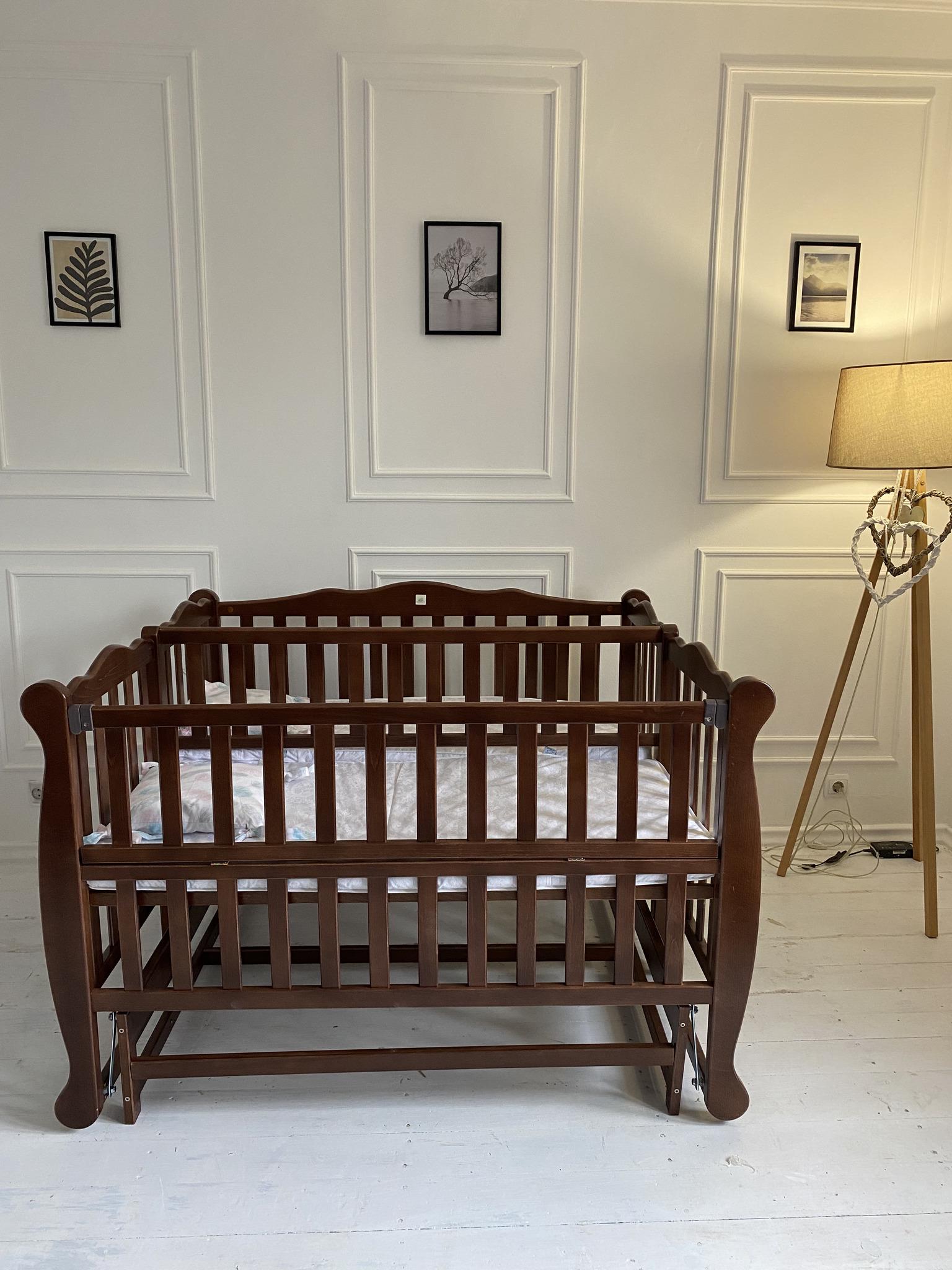 Детская кроватка для двойни Goydalka Duo откидная/подвижная боковина Орех - фото 1