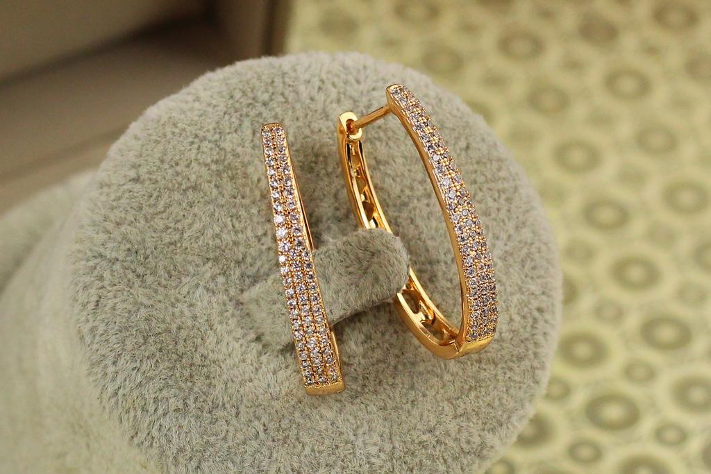 Серьги Xuping Jewelry овальные кольца с мелкими камешками 2,9 см Золотистый (29669371)