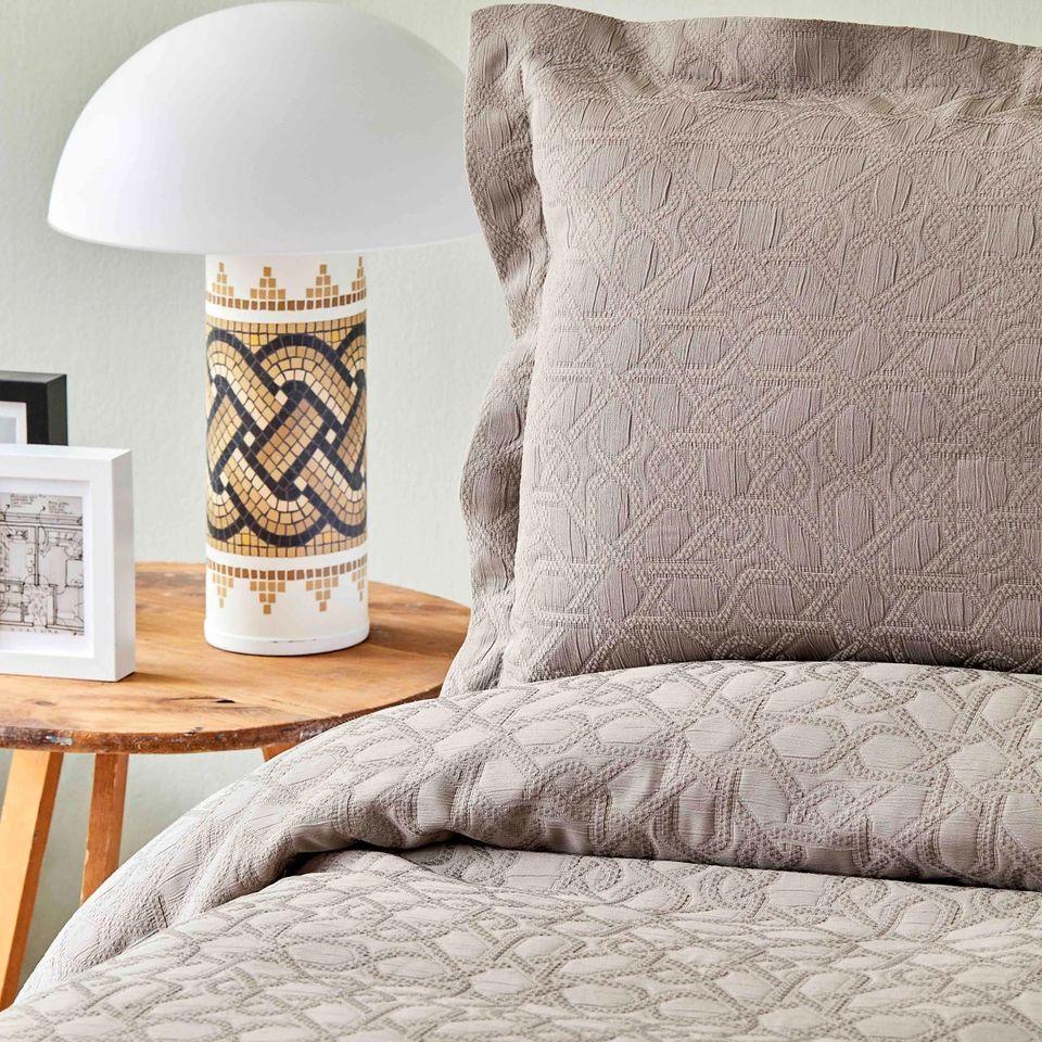 Покривало з наволочками Karaca Home Back To Basic vizon 250х240 євро (svt-2000022284943) - фото 2 Покривало з наволочками Karaca Home Back To Basic vizon 250х240 євро (svt-2000022284943) - фото 2