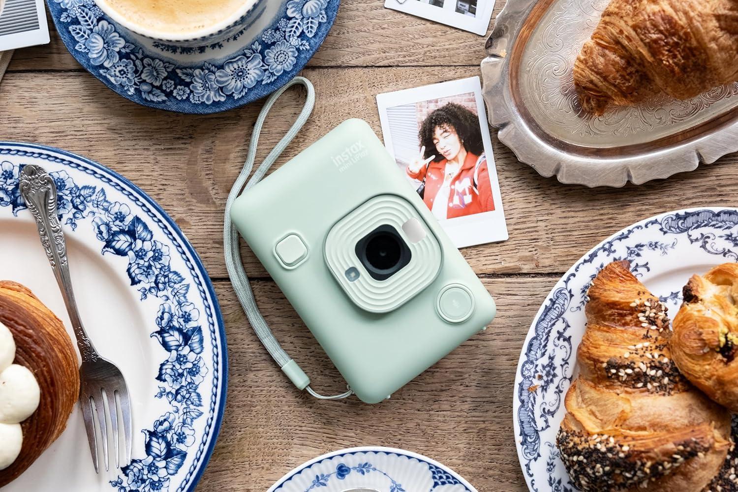 Фотоапарат моментального друку Fujifilm Instax Mini LiPlay чохол/фотоальбом 108/фотоплівка 20 шт. Green (21394631) - фото 11 Фотоапарат моментального друку Fujifilm Instax Mini LiPlay чохол/фотоальбом 108/фотоплівка 20 шт. Green (21394631) - фото 11