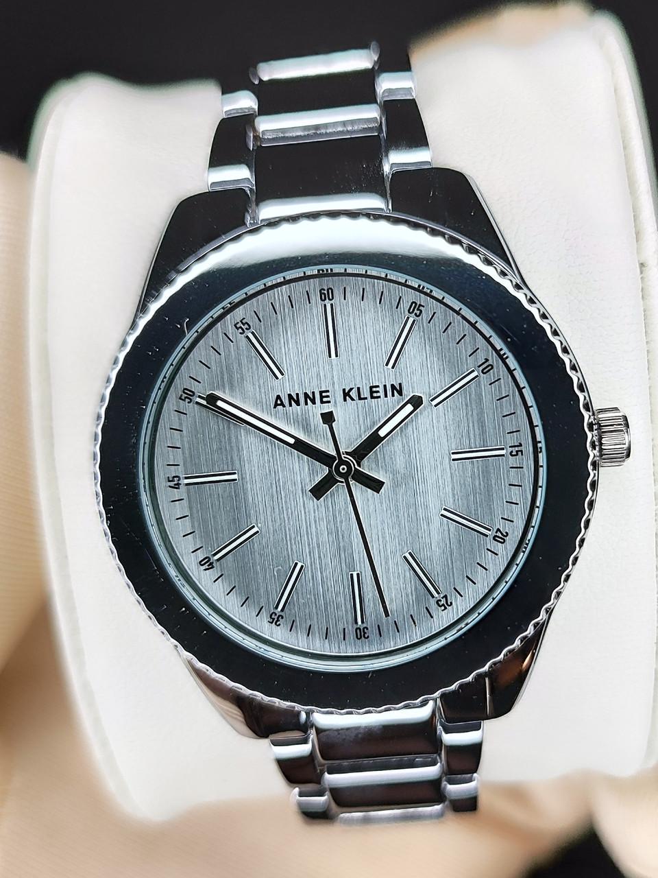 Наручные часы женские Anne Klein AK/5043SVSV с серебристым циферблатом и стальным браслетом
