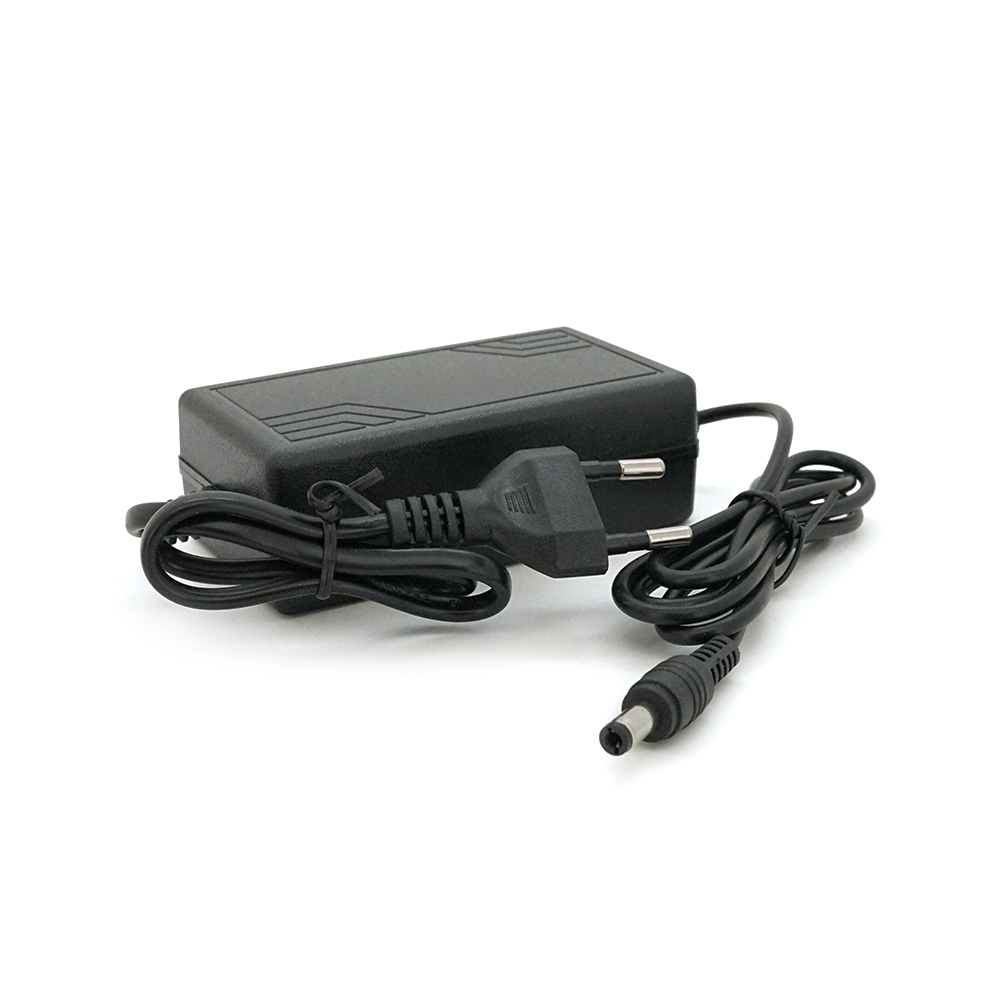 Адаптер питания импульсный XS-1520 15В 2А 30 Вт штекер 5,5/2,1 0,9 м (YUT_V5435)