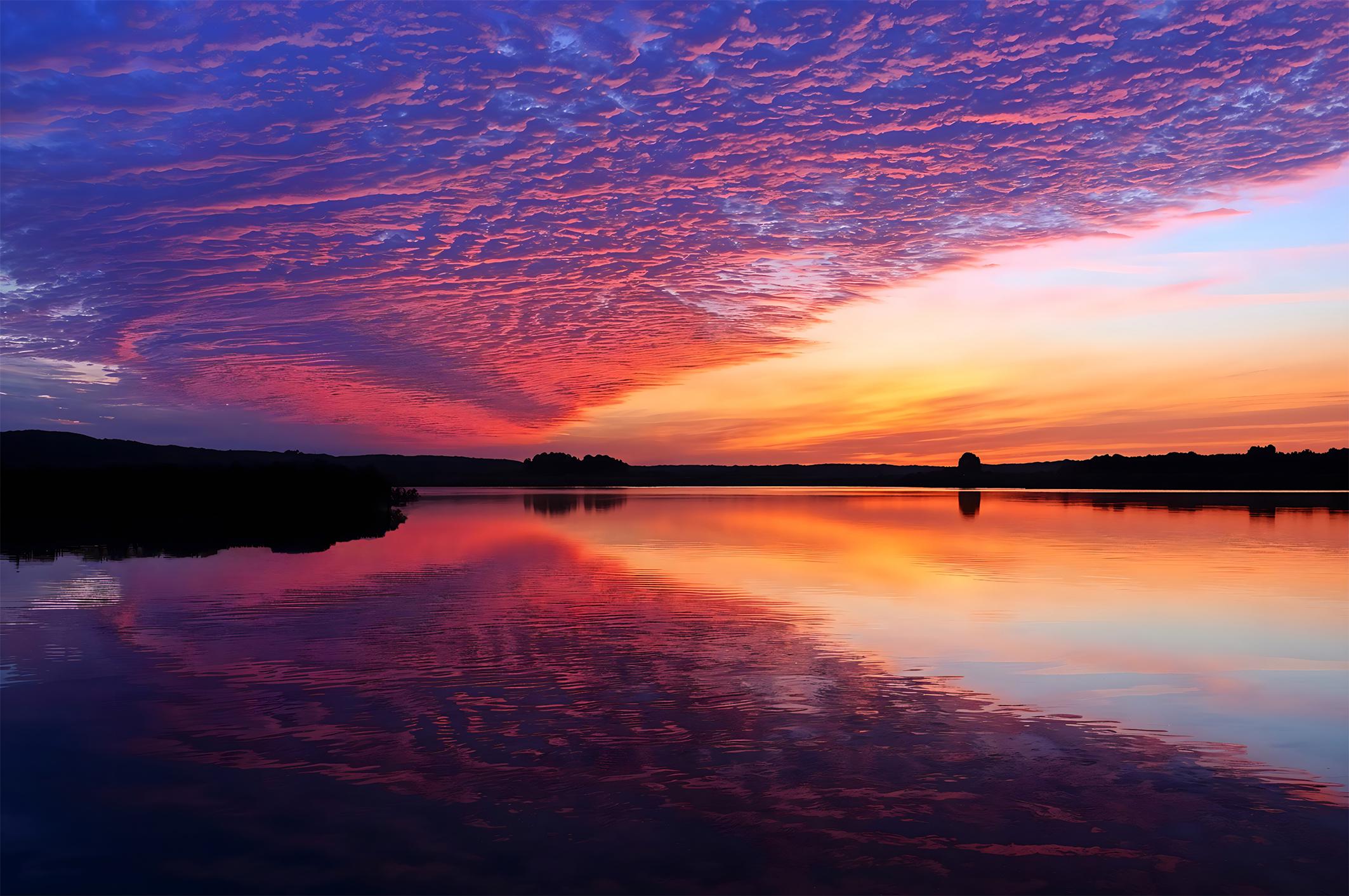 Фотообои флизелиновые Upstream Закат над озером 230х153 см (S5NTR-113/3)