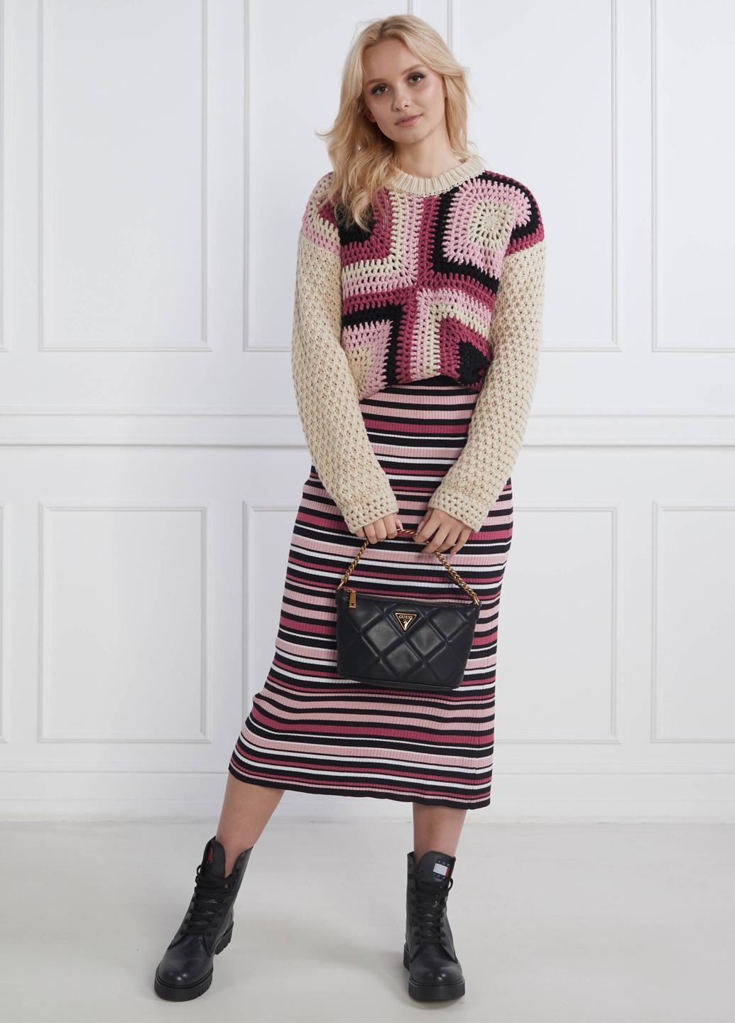 Сумка багет жіноча з еко шкіри GUESS CESSILY BUCKET HWQB7679010-BLA Чорний - фото 8 Сумка багет жіноча з еко шкіри GUESS CESSILY BUCKET HWQB7679010-BLA Чорний - фото 8