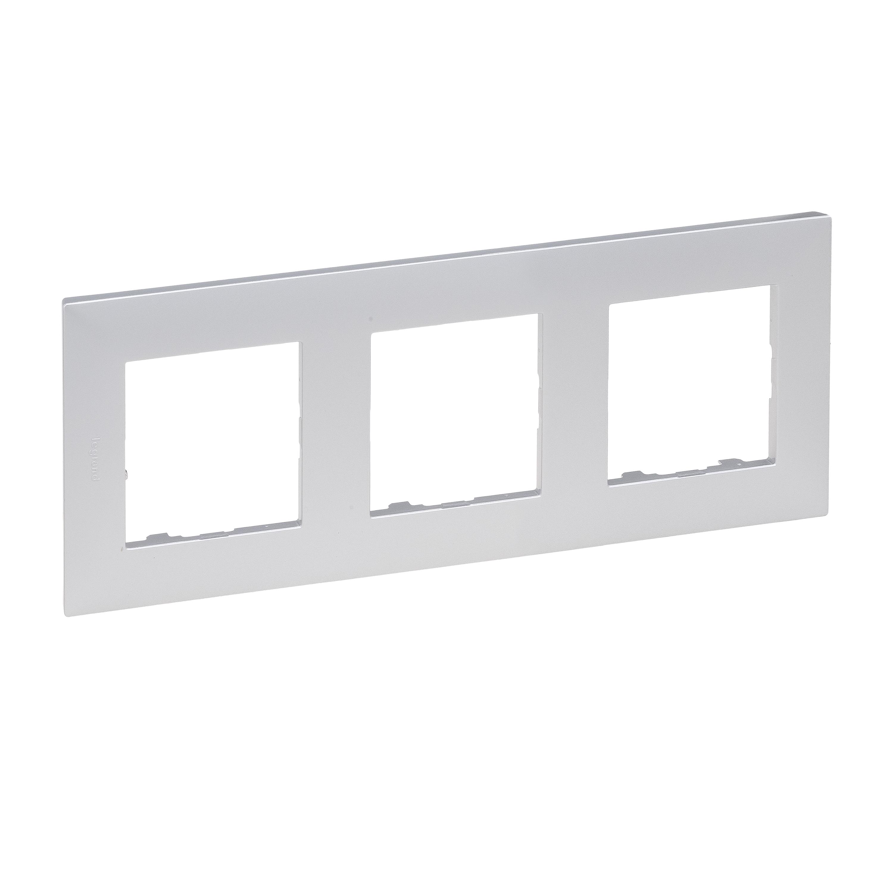 Рамка Legrand NILOE STEP 3-постовая Алюминий (863393)