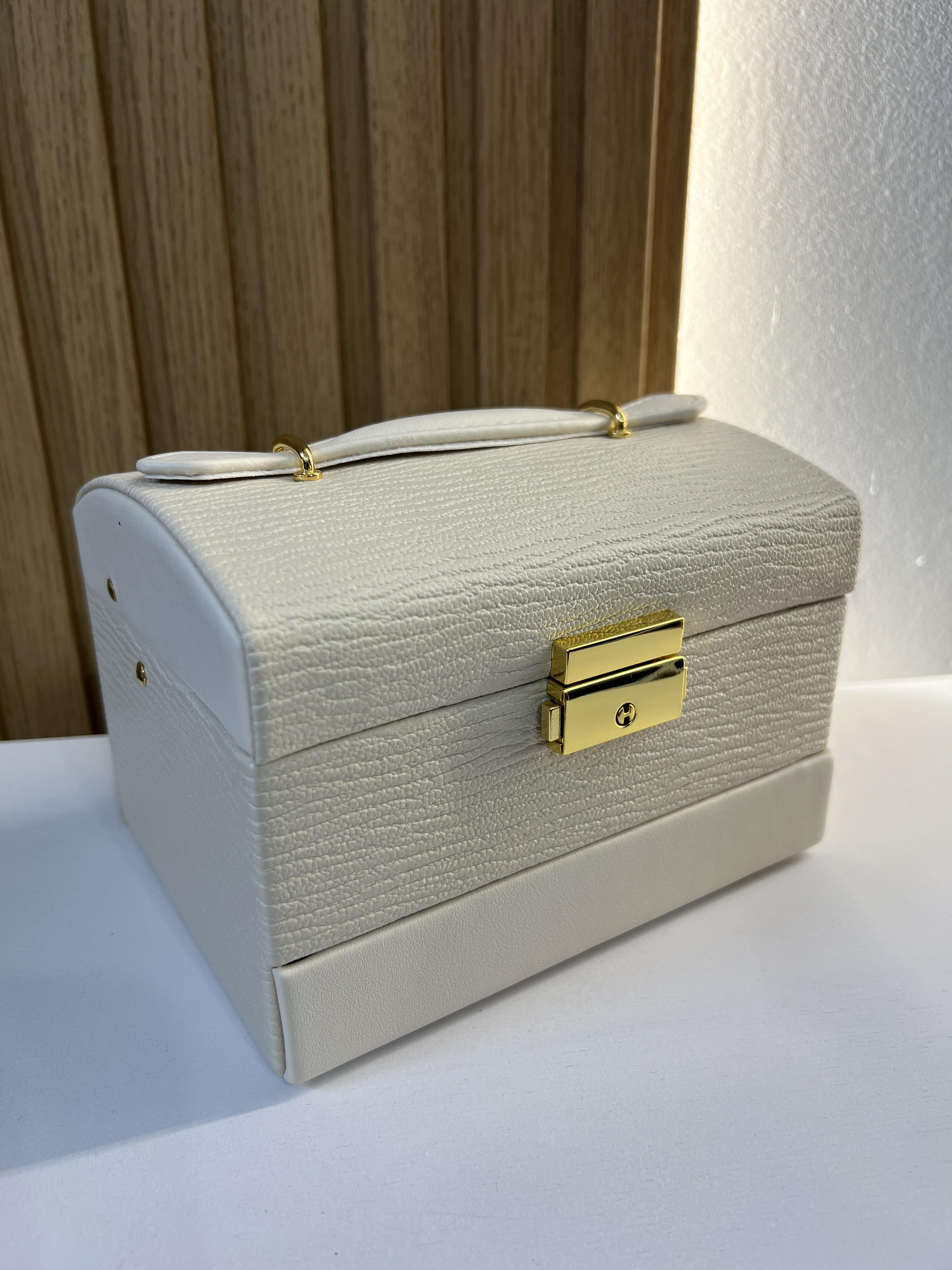 Скринька для прикрас із дзеркалом 16х12х10,5 см Молочний (31772489)