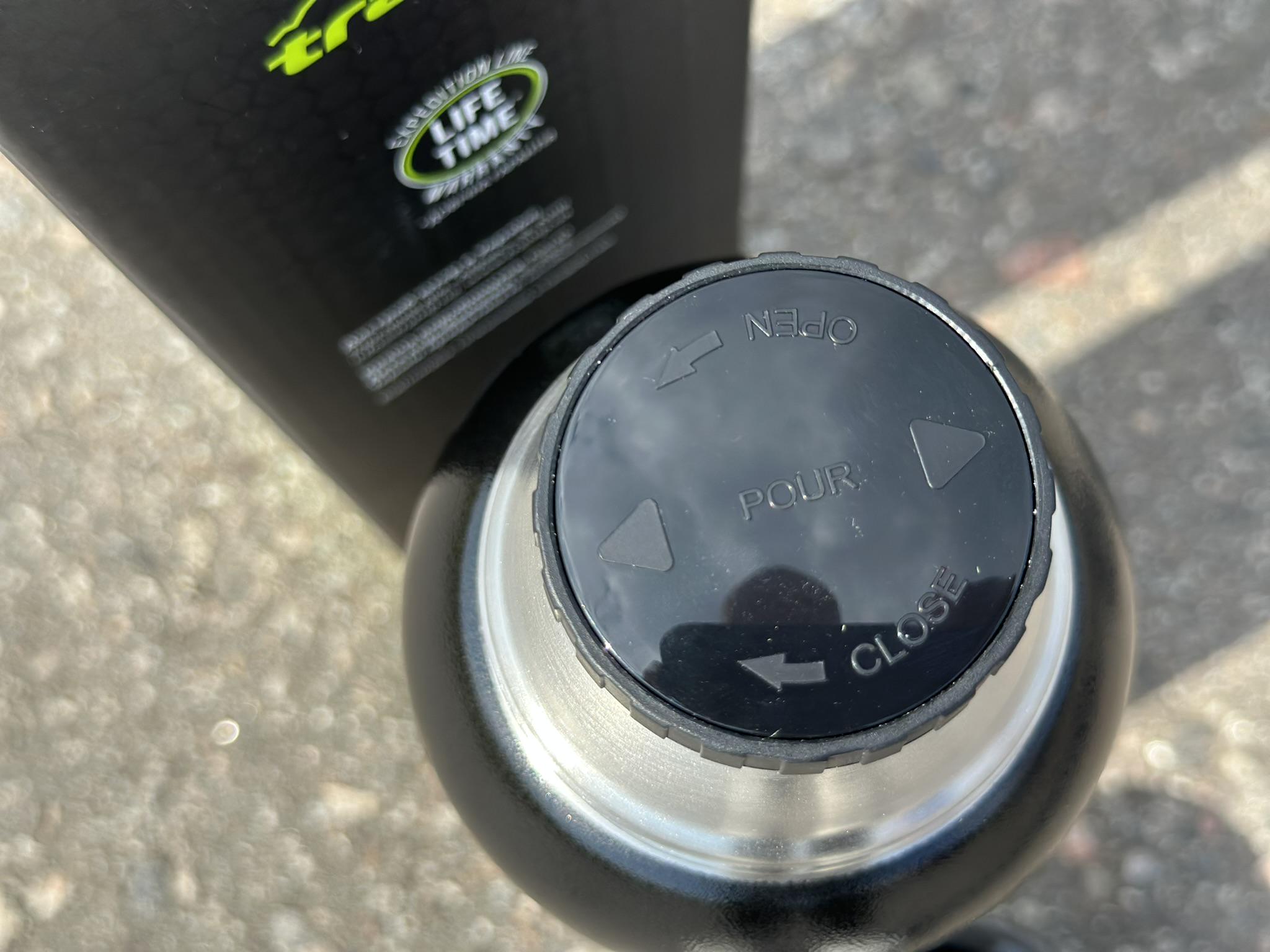 Термос для напоїв Tramp expeditio з нержавіючої сталі тримає 24 ч. 1,6 л (UTRC-029-black) - фото 7 Термос для напоїв Tramp expeditio з нержавіючої сталі тримає 24 ч. 1,6 л (UTRC-029-black) - фото 7