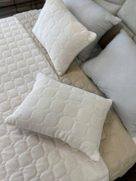 Покрывало двухстороннее из микрофибры 210х230 см с подушками 2 шт. 40х60 см Белый (Д-cap-podush-002) - фото 2 Покрывало двухстороннее из микрофибры 210х230 см с подушками 2 шт. 40х60 см Белый (Д-cap-podush-002) - фото 2