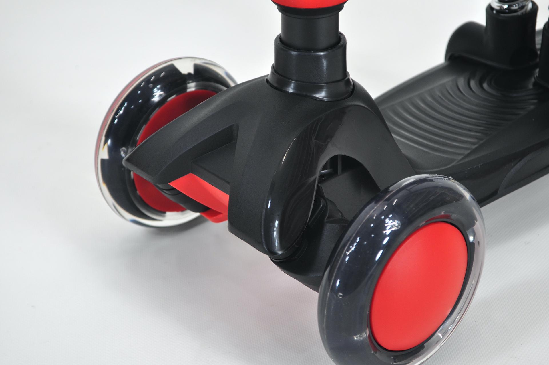 Самокат біговел Maraton Credo 3в1 дитячий триколісний з сидінням та батьківською ручкою Чорний - фото 7 Самокат біговел Maraton Credo 3в1 дитячий триколісний з сидінням та батьківською ручкою Чорний - фото 7