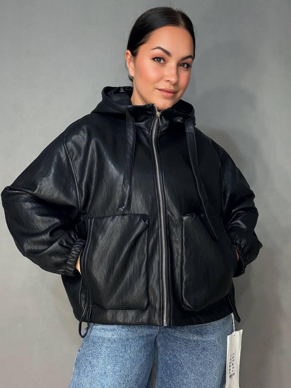 Куртка женская Ou Mai JY-08 из экокожи с капюшоном оверсайз L Черный (6479)