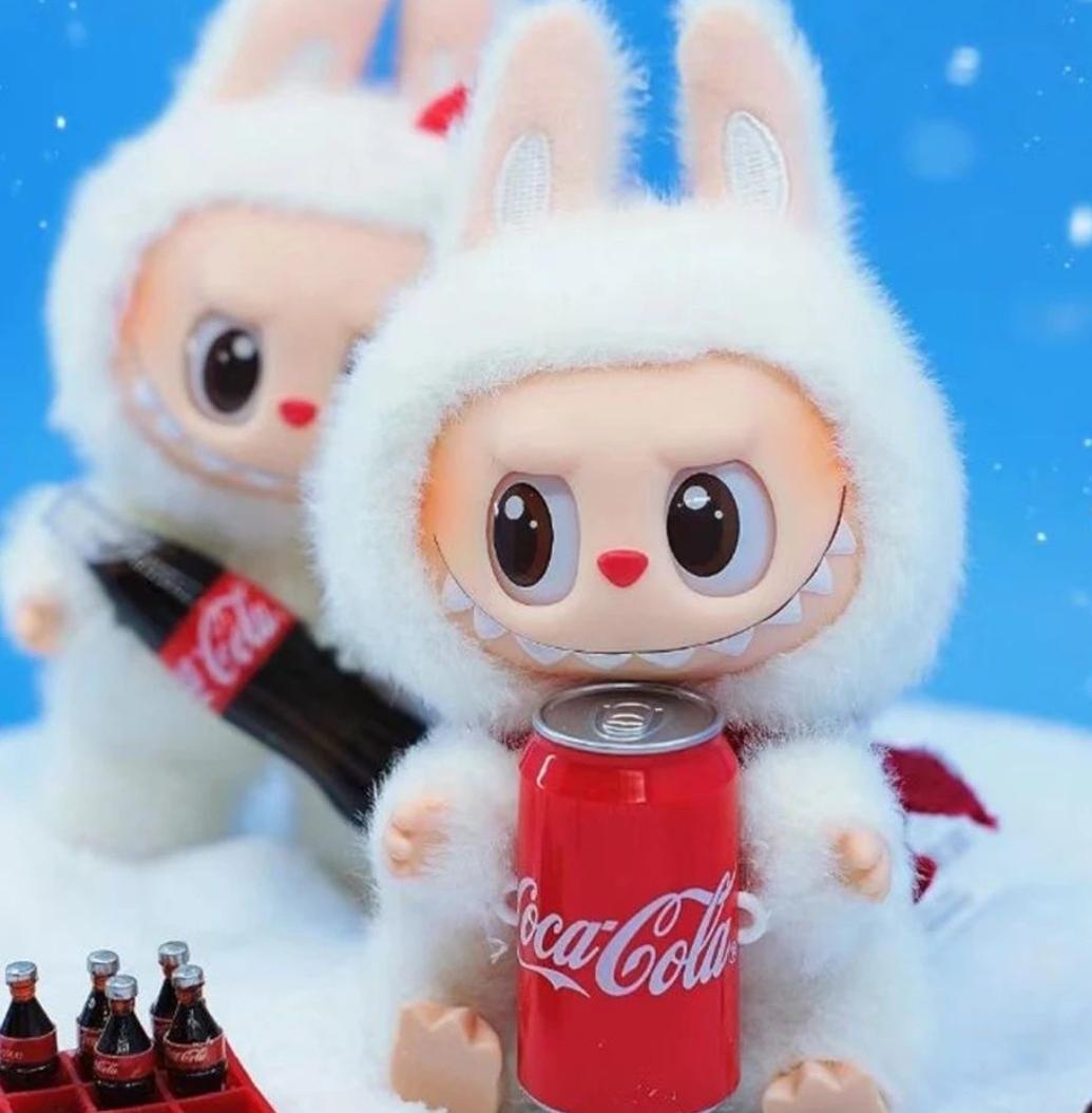 М'яка іграшка-брелок Labubu Coca Cola 16 см (27388058) - фото 4