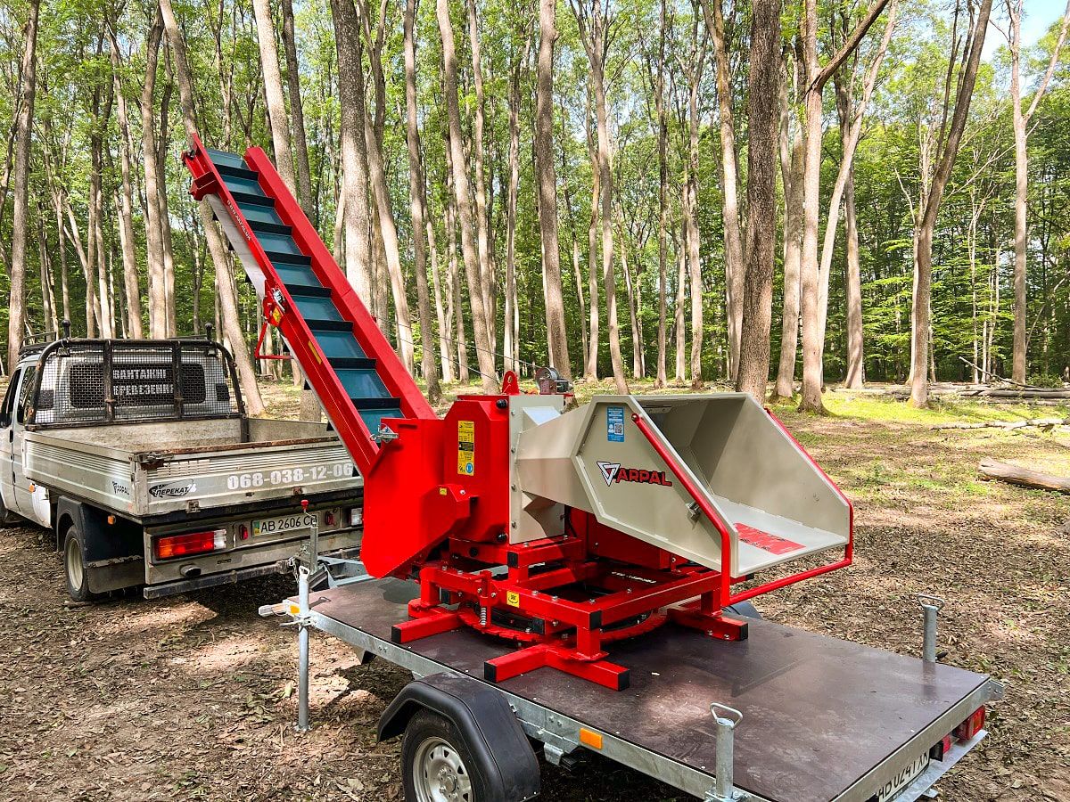 Подрібнювач гілок Arpal на шматки дров з бензиновим двигуном на причепі з поворотною платформою (АМ-200БД-К) - фото 22 Подрібнювач гілок Arpal на шматки дров з бензиновим двигуном на причепі з поворотною платформою (АМ-200БД-К) - фото 22