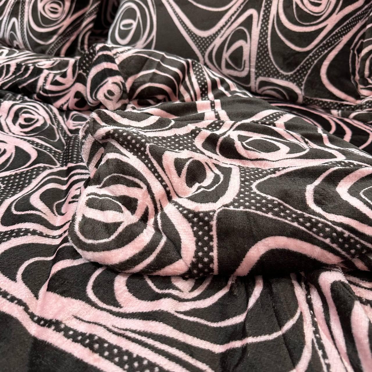 Комплект постельного белья велюровый с рисунком с 4 наволочками евро 200x230 см Коколадно-розовый (29225210) - фото 7