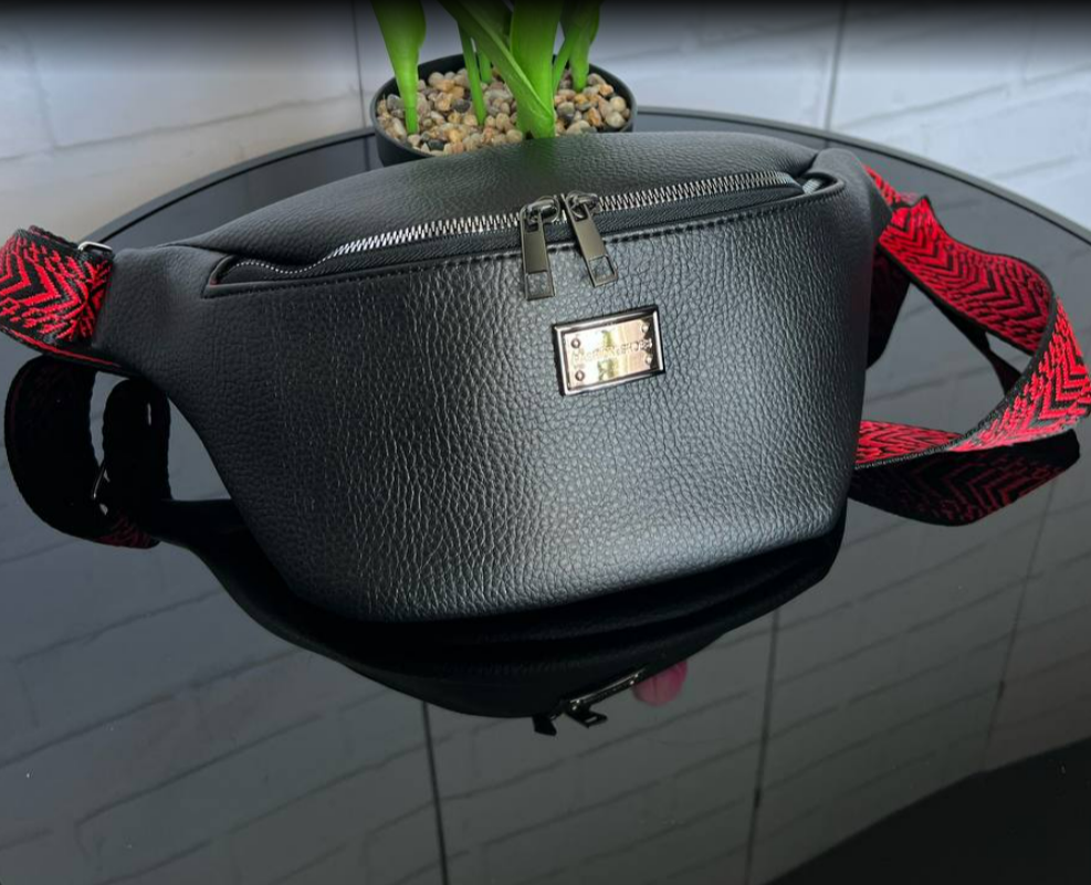 Сумка бананка на пояс женская из экокожи спортивная через плечо Черный с красным - фото 2 Сумка бананка на пояс женская из экокожи спортивная через плечо Черный с красным - фото 2