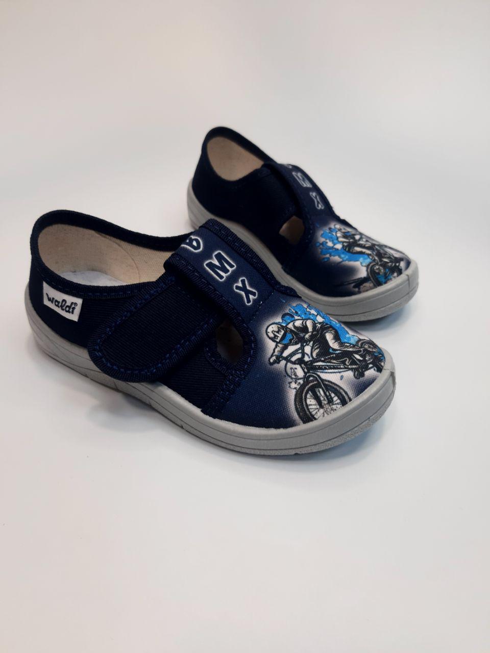 Тапочки Waldi текстильные для мальчика р. 27 17 см Синий (360/12-617) Тапочки Waldi текстильные для мальчика р. 27 17 см Синий (360/12-617)