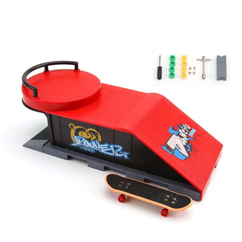 Набор фингерборд пальчиковая игра fingerboard парк/скейт/фингерборд с трамплином (797D)