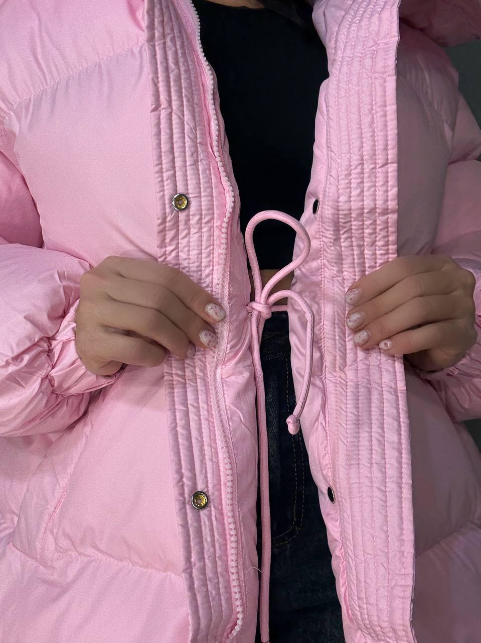 Куртка женская Haiziyuan 8055 пуффер глянцевая удлиненная с утяжкой на талии L Розовый (5966) - фото 7 Куртка женская Haiziyuan 8055 пуффер глянцевая удлиненная с утяжкой на талии L Розовый (5966) - фото 7