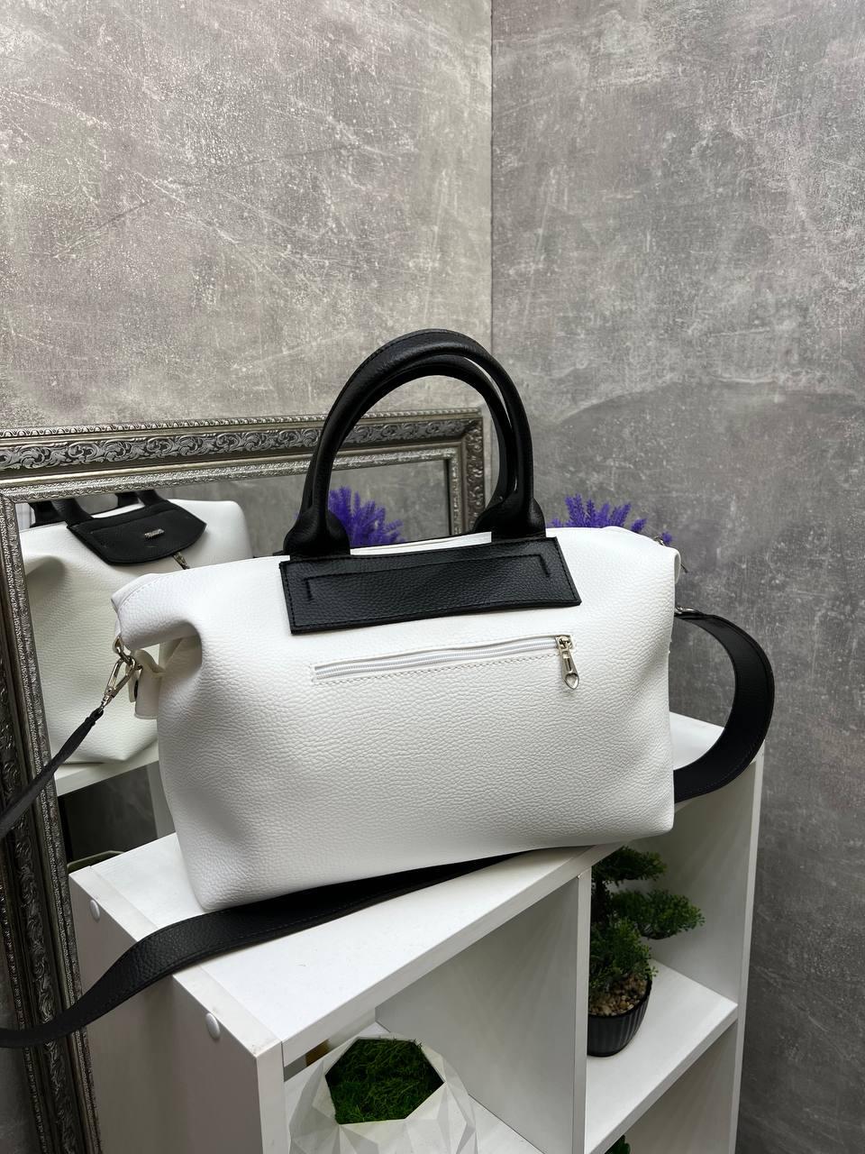 Сумка саквояж женская объемная из экокожи через плечо дорожная вместительная Белый с черным - фото 8 Сумка саквояж женская объемная из экокожи через плечо дорожная вместительная Белый с черным - фото 8