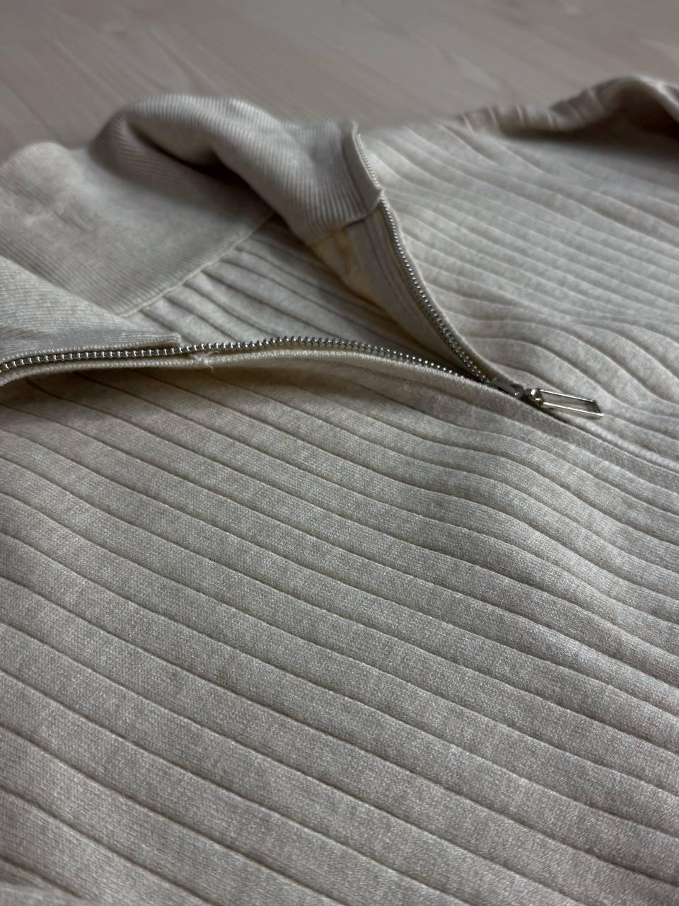 Костюм женский Joy One 376 вязаный в рубчик с кофтой на молнии и брюками палаццо OS Бежевый (5599) - фото 4 Костюм женский Joy One 376 вязаный в рубчик с кофтой на молнии и брюками палаццо OS Бежевый (5599) - фото 4