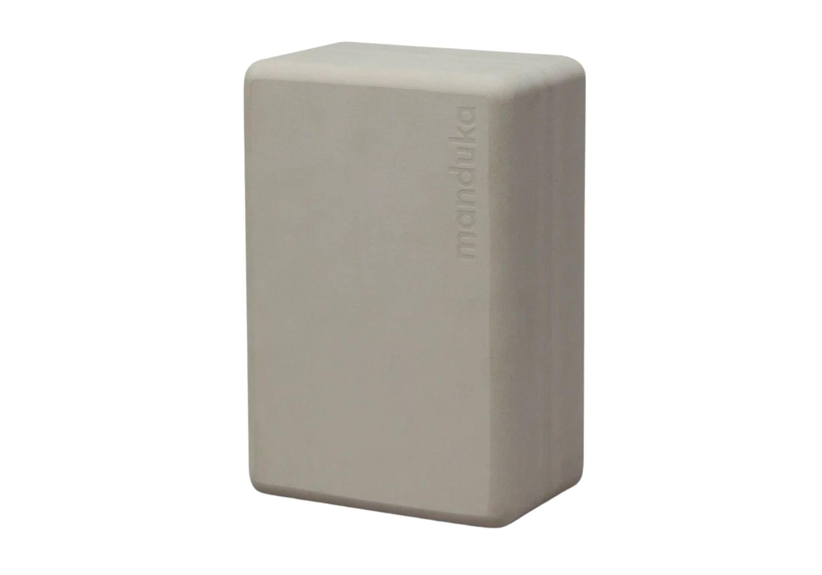 Блок для йоги Manduka Recycled Foam Linen 10x15x23 см (451012684)